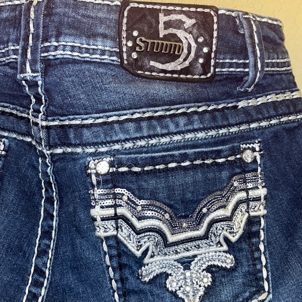 Studio 5 skinny jeans.
